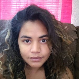 Meet your Posher, Elexis